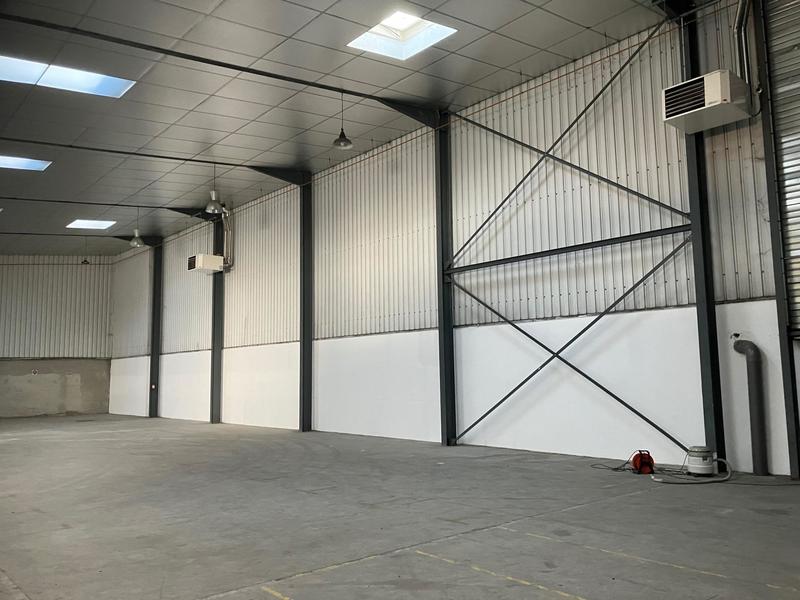 Local commercial - 1 000 m² - 1 pièce