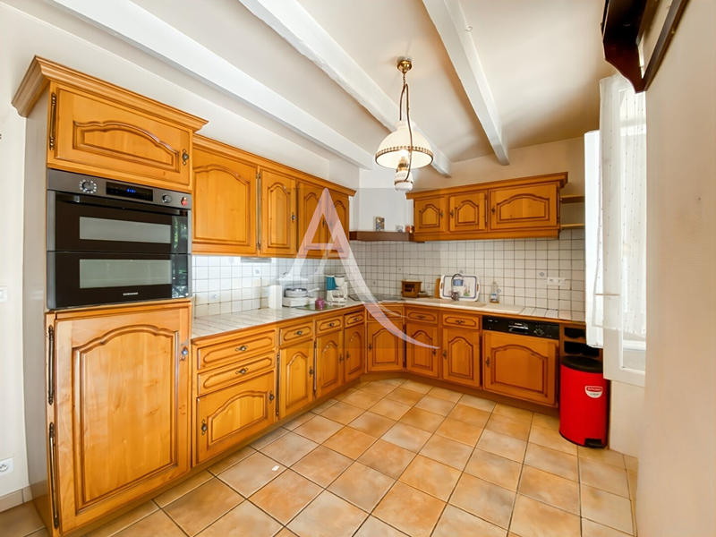 Maison - 147 m² - 8 pièces