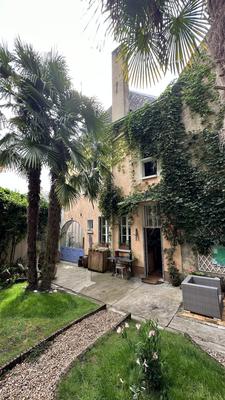 Maison - 185 m² - 8 pièces