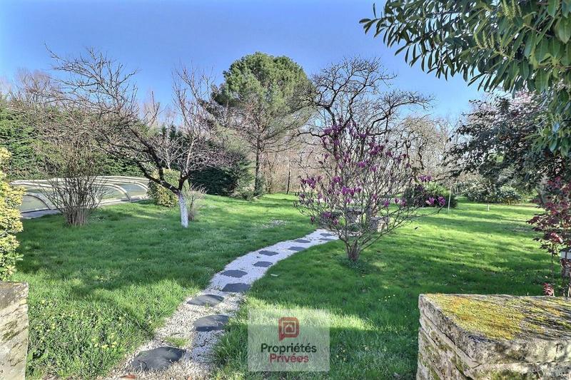 Propriété - 265 m² - 8 pièces