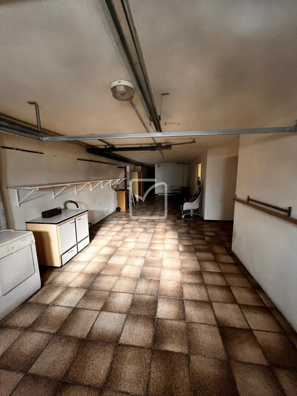 Maison - 290 m² - 11 pièces