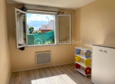 Maison jumelée - 76 m² - 4 pièces