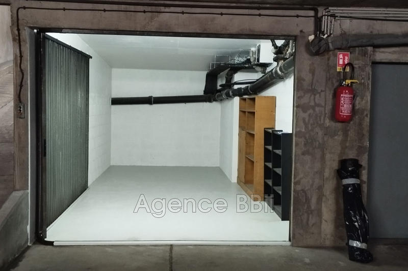 Parking / Garage - 17 m²