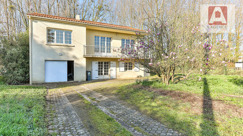 Maison - 90 m² - 4 pièces