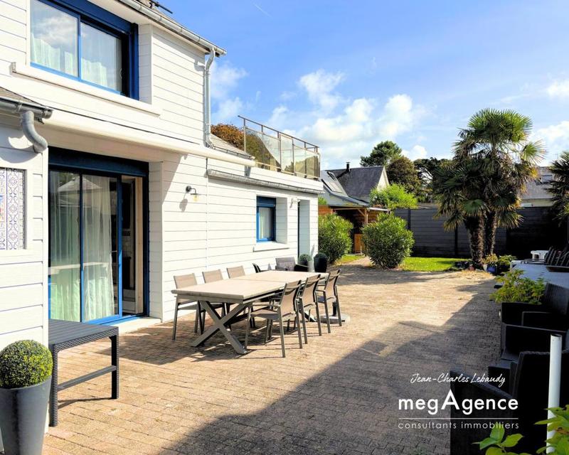 Maison - 180 m² - 7 pièces