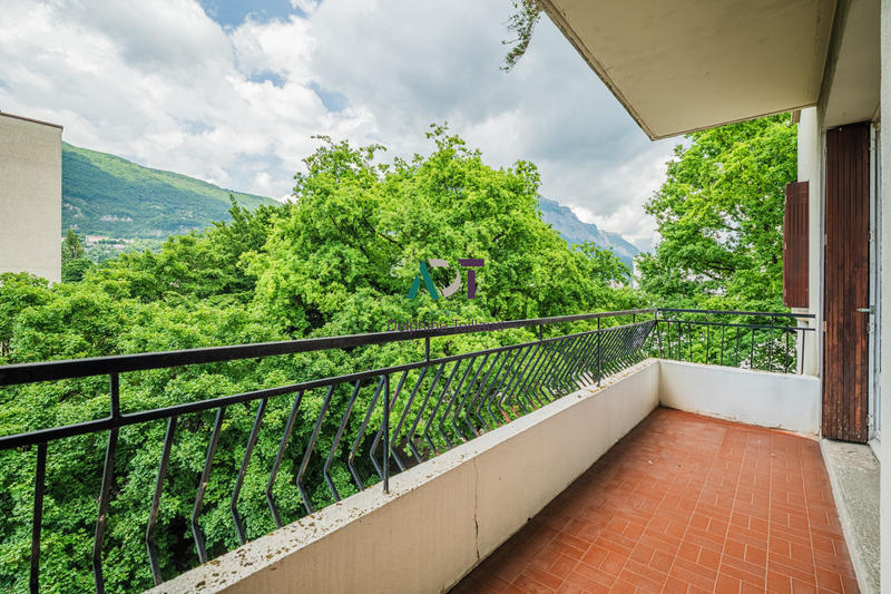 Appartement - 79 m² - 4 pièces