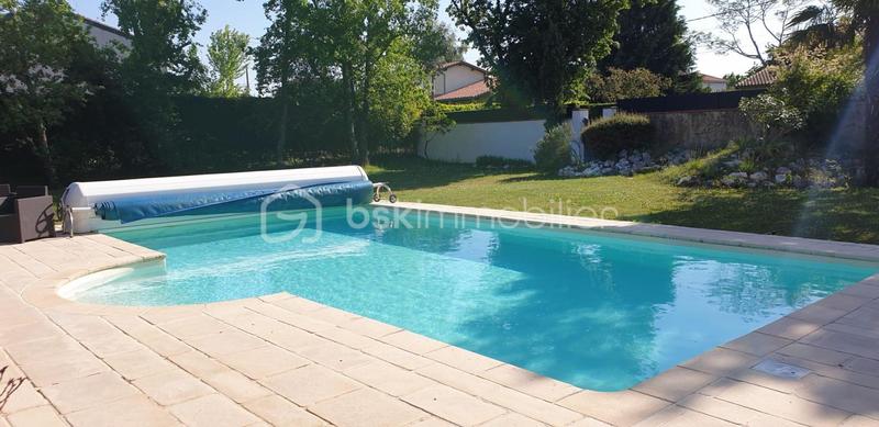 Maison - 200 m² - 6 pièces