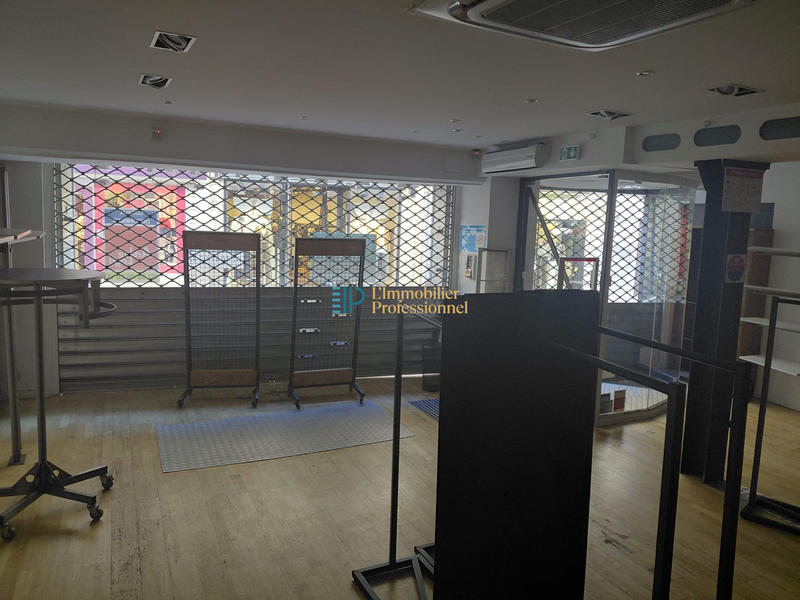 Local commercial - 174 m² - 6 pièces