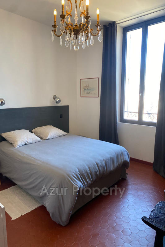 Maison de ville - 240 m² - 6 pièces