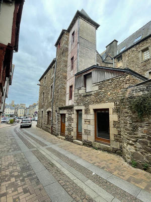 Immeuble - 9 pièces