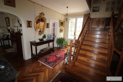 Maison - 308 m² - 12 pièces