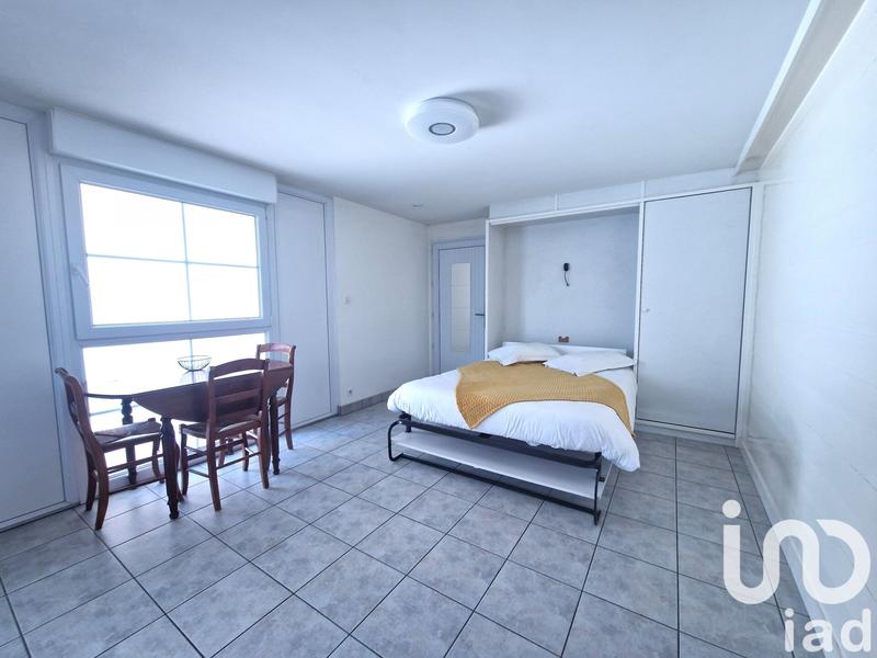 Maison - 225 m² - 8 pièces