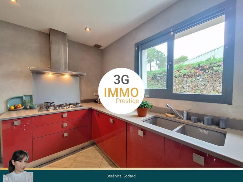 Maison - 202 m² - 5 pièces