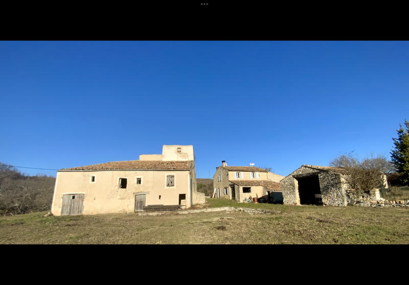 Mas - 600 m² - 7 pièces