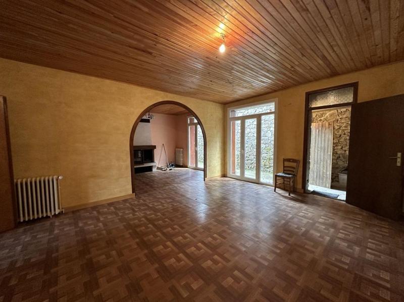 Maison - 180 m² - 8 pièces
