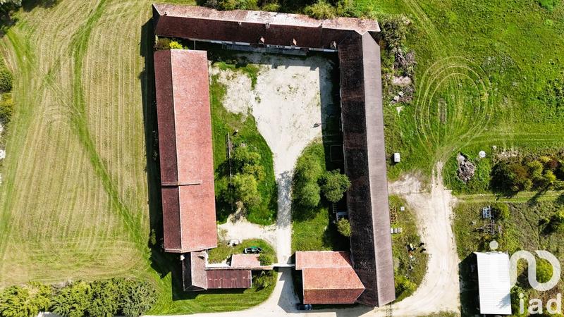 Ferme - 2 411 m² - 5 pièces