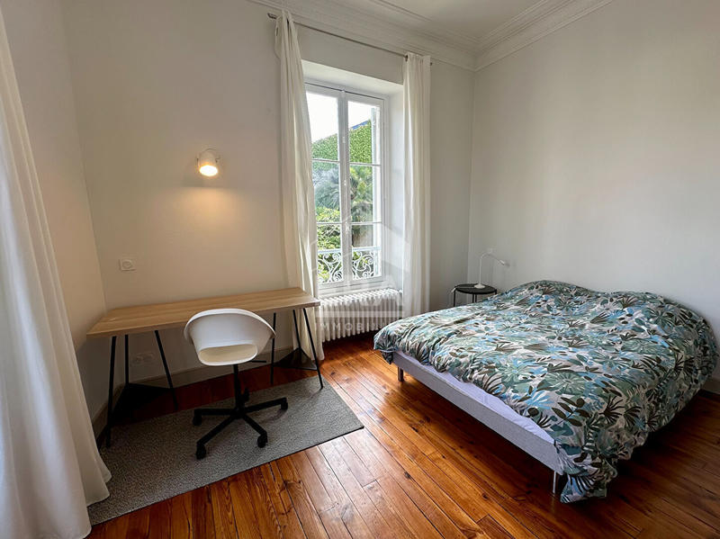 Maison - 338 m² - 14 pièces