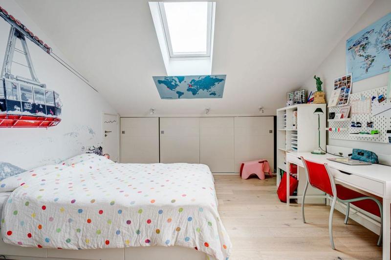 Maison - 235 m² - 9 pièces