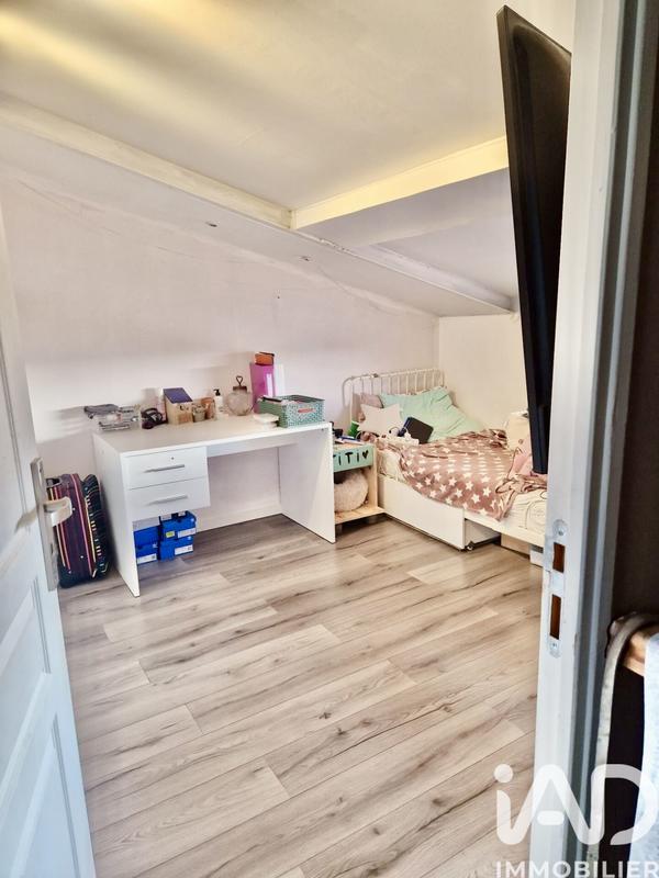 Maison - 267 m² - 11 pièces