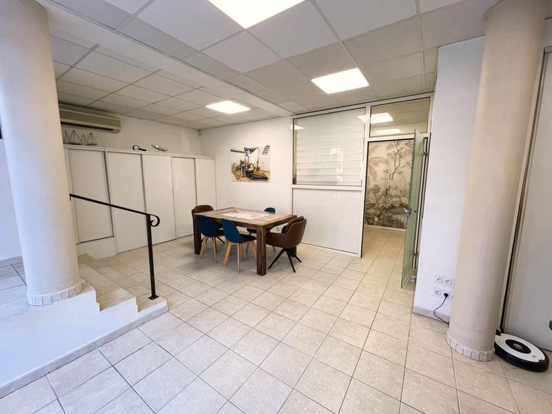 Local commercial - 43 m² - 3 pièces