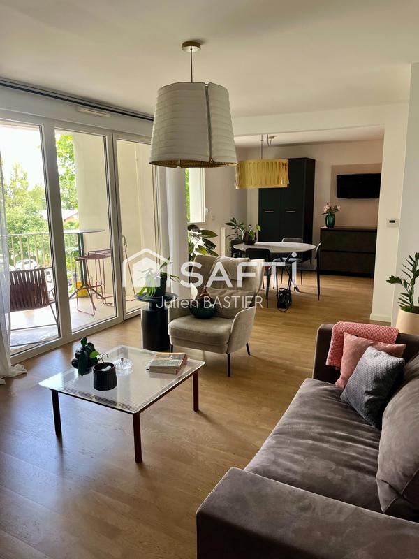 Appartement - 83 m² - 3 pièces