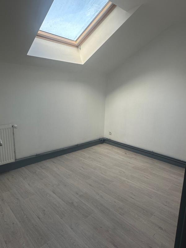 Appartement - 90 m² - 6 pièces