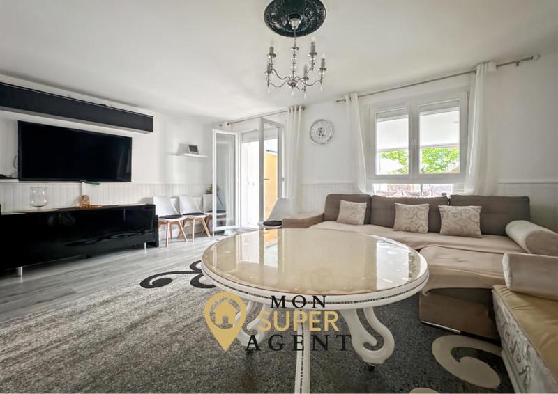 Maison - 96 m² - 5 pièces