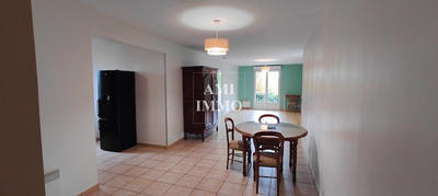 Appartement - 79 m² - 4 pièces