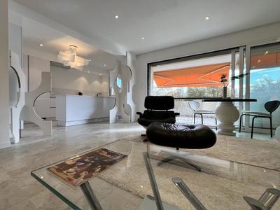 Appartement - 85 m² - 3 pièces