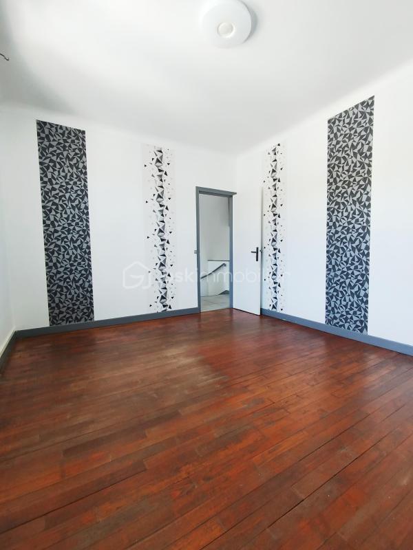 Pavillon - 180 m² - 9 pièces