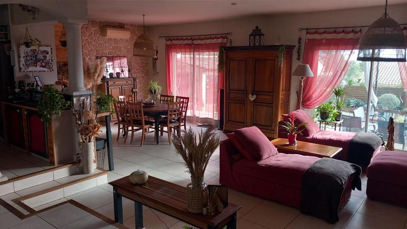 Maison traditionnelle - 185 m² - 7 pièces