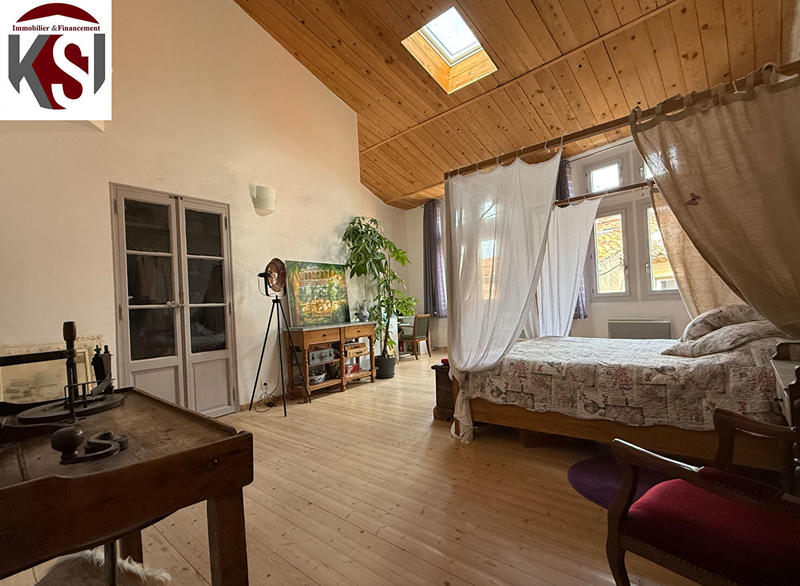 Maison - 214 m² - 6 pièces