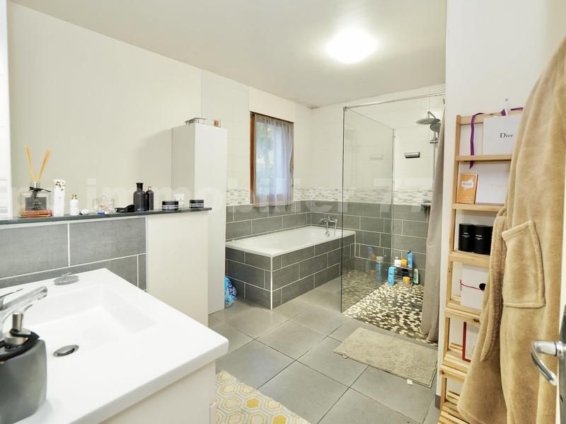 Propriété - 300 m² - 13 pièces