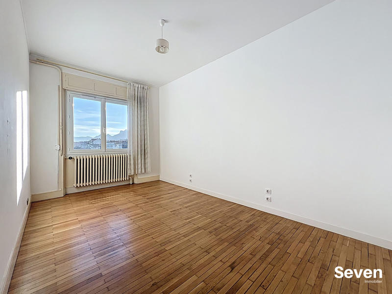 Appartement - 96 m² - 4 pièces