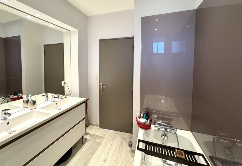 Appartement - 87 m² - 4 pièces