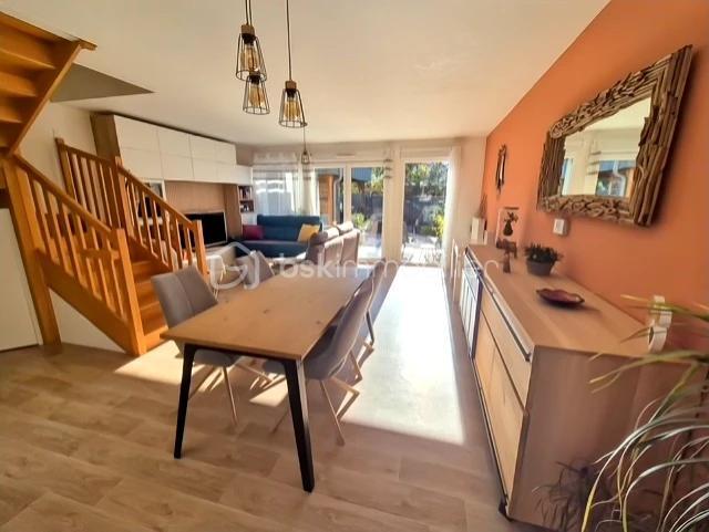 Maison - 88 m² - 4 pièces