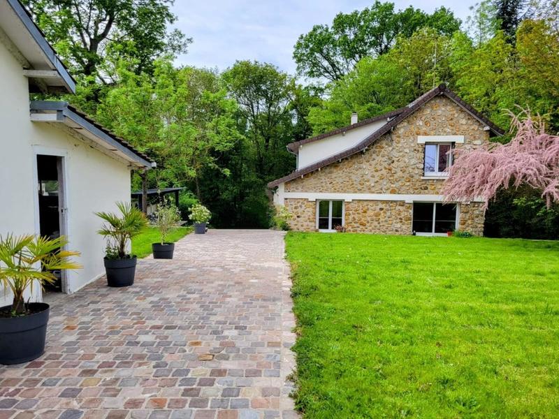 Maison - 140 m² - 7 pièces