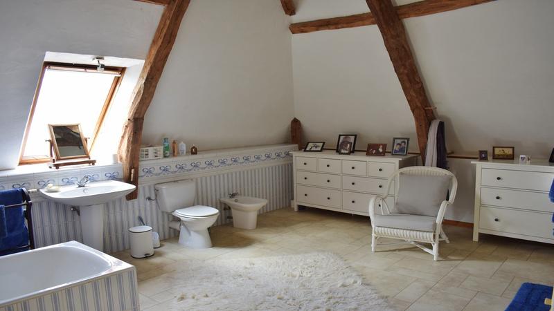 Propriété - 340 m² - 9 pièces