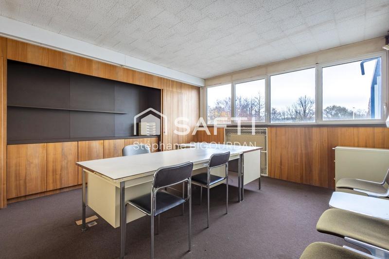 Local commercial - 3 178 m² - 10 pièces