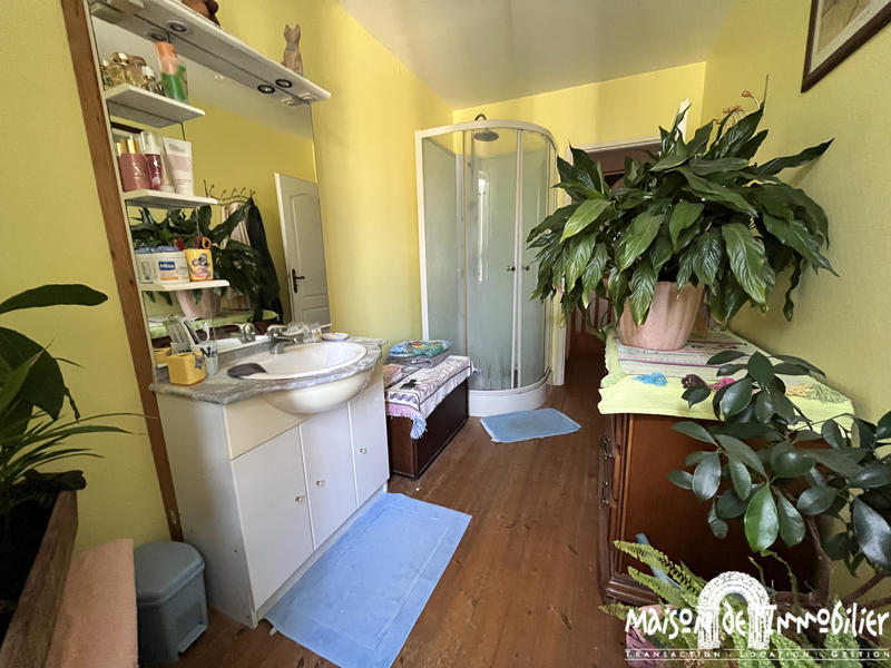 Maison - 210 m² - 6 pièces