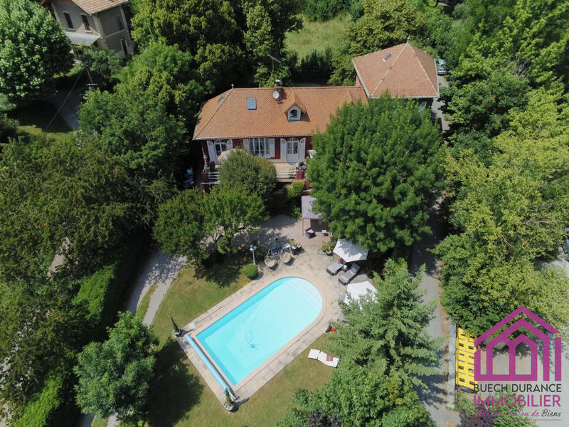 Villa - 233 m² - 6 pièces
