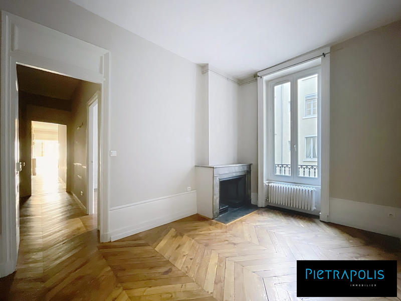 Appartement - 112 m² - 3 pièces
