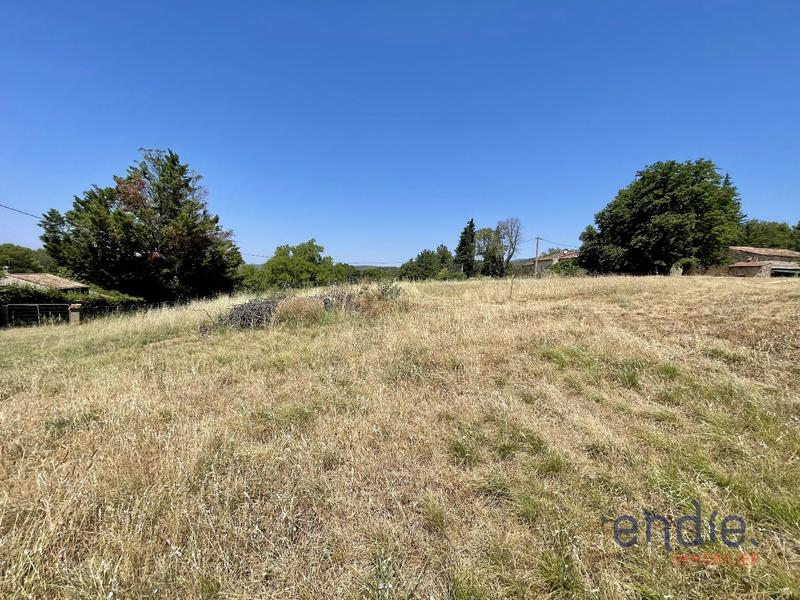 Terrain constructible - 1 730 m²