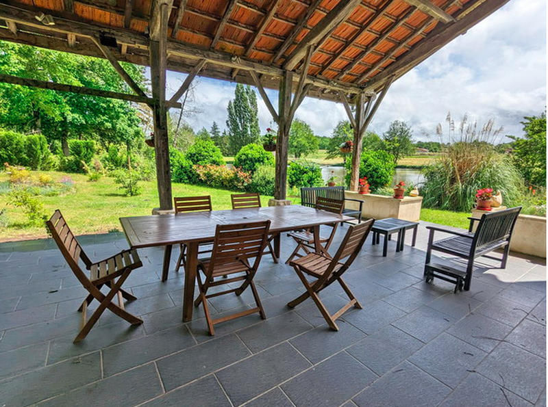 Maison en pierre - 260 m² - 8 pièces