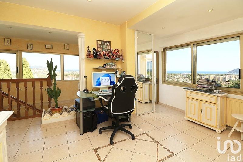 Maison - 172 m² - 6 pièces