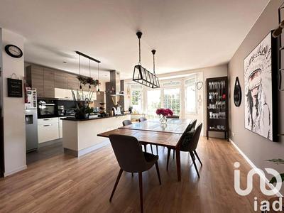 Maison - 200 m² - 7 pièces