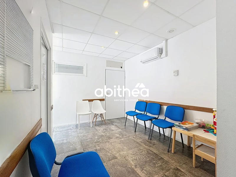 Bureau - 86 m² - 6 pièces