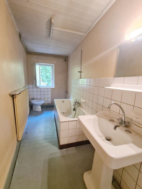 Maison - 220 m² - 8 pièces