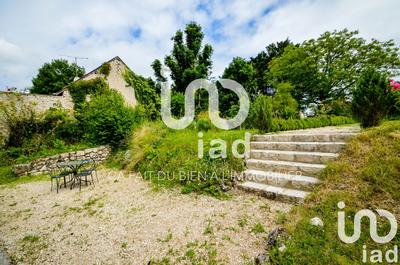 Maison - 330 m² - 8 pièces