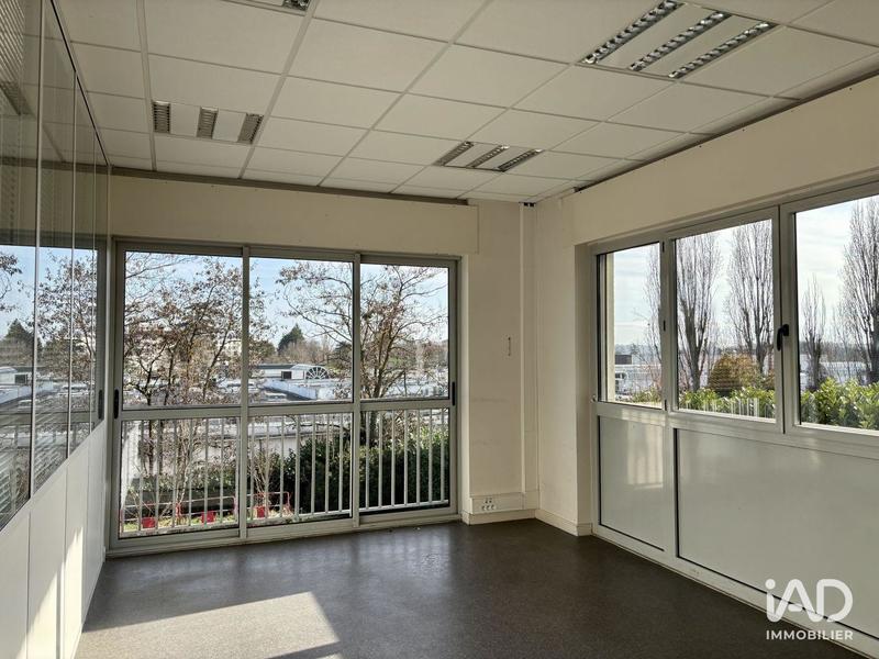 Bureau - 810 m²